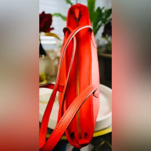 “HostPick”EUC Coach Mollie Tote/ GUNMETAL/ MIAMI RED/ APPLE